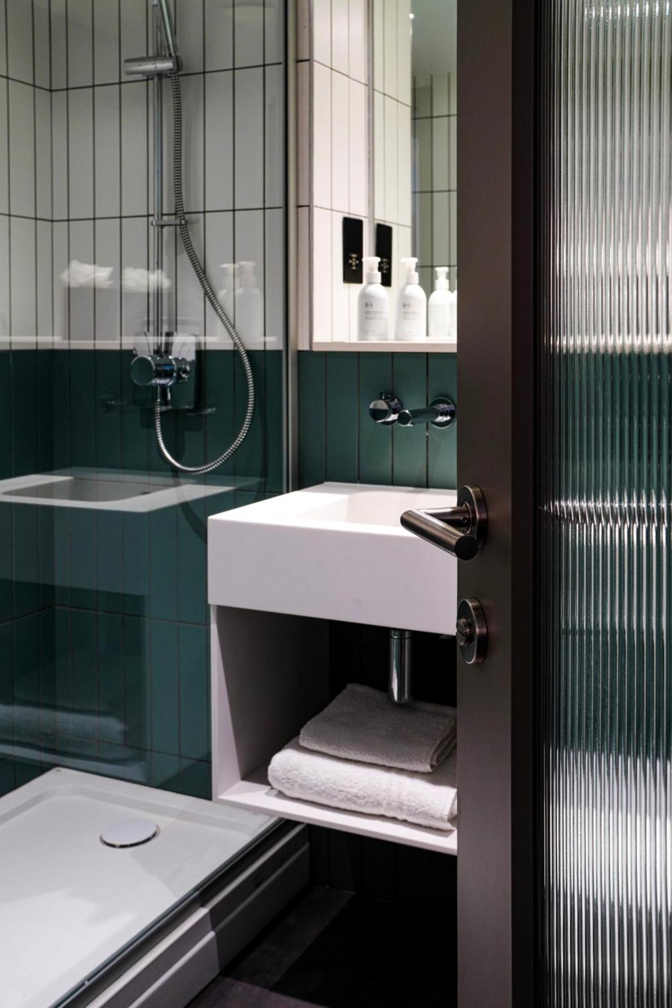 Southgate Hotel London East Barnet المظهر الخارجي الصورة
